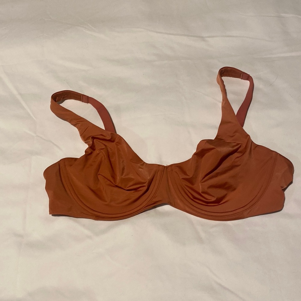 CUUP Scoop style bra. Size 40D in the color Clay.